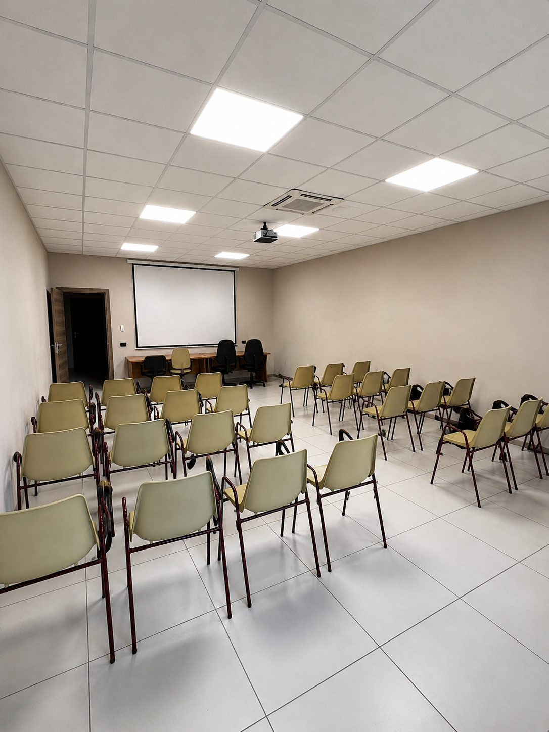 La Open Conference Room di Open Temporary Office